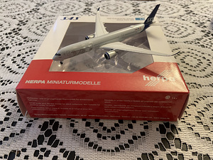 SAS 1:500 A350-900 Herpa lennukimudel (1 foto / 1)