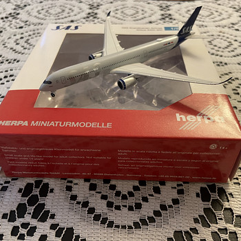 SAS 1:500 A350-900 Herpa lennukimudel