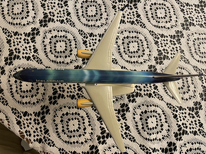 Модель самолёта Icelandair B757-200 1:200 (2 фото из 2)