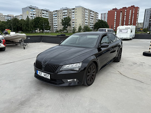 Skoda Superb (2 фото из 13)
