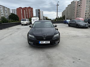 Skoda Superb (3 фото из 13)