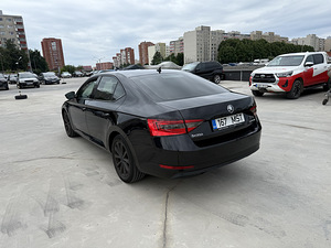 Skoda Superb (4 фото из 13)
