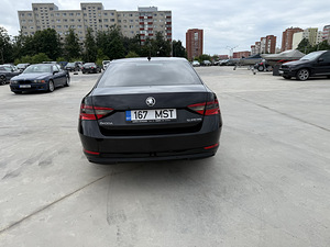 Skoda Superb (7 фото из 13)