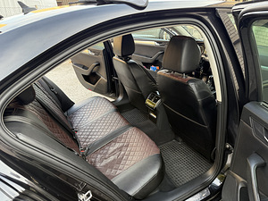 Skoda Superb (9 фото из 13)