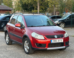 SUZUKI SX4 (2 фото из 8)