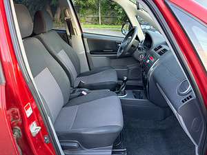 SUZUKI SX4 (7 фото из 8)