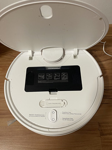 Xiaomi robottolmuimeja (2 foto / 2)