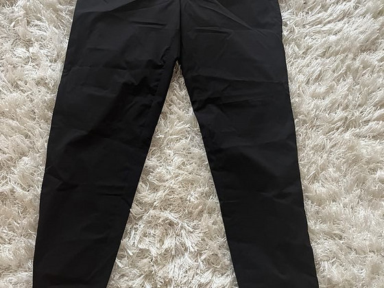 EA7 Emporio Armani vabaaja püksid.Suurus S