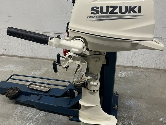 Лодочный мотор Suzuki 6 л.с.