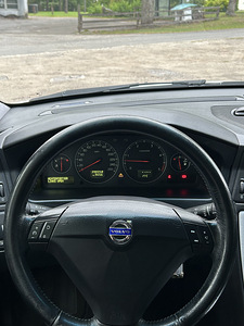 Volvo S60 2.4D механика (6 фото из 10)
