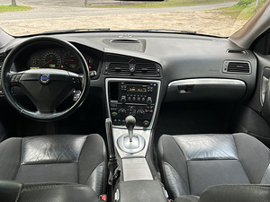 Volvo S60 2.4D механика (7 фото из 10)