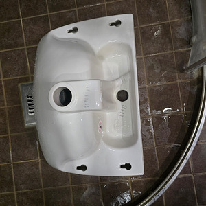 IDO valamu 48x31+kinnitused (3 foto / 4)