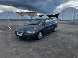 Volvo V70 2005 (1 фото из 15)