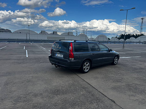 Volvo V70 2005 (2 фото из 15)