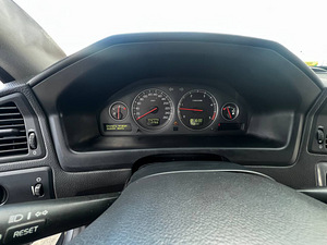 Volvo V70 2005 (10 фото из 15)