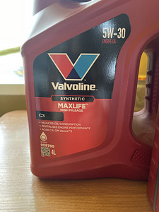 Valvoline synthetic ma Lige 5w-30 engine oil (1 foto / 2)