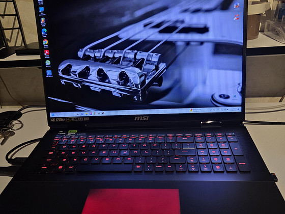 MSI Titan 18HX A14VIG