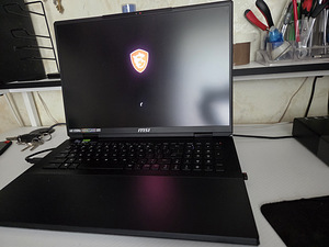 MSI Titan 18HX A14VIG (3 фото из 6)