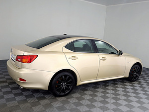 Lexus IS 220 Luxury 2.2 D 130kW (3 foto / 7)