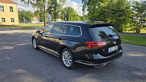 Volkswagen Passat R-Line 2.0 140 kW (5 foto / 15)