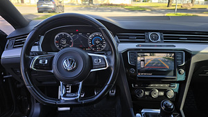Volkswagen Passat R-Line 2.0 140 kW (7 foto / 15)