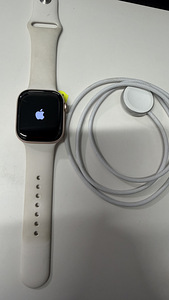 Apple Watch 11 LTE 42Mm rose gold v heas korras (1 foto / 5)