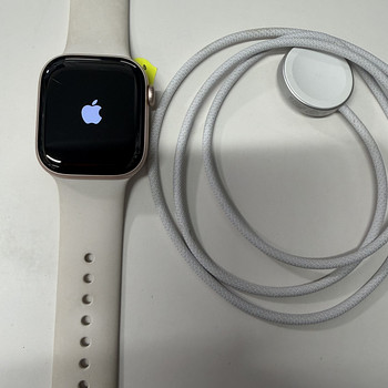 Apple Watch 11 LTE 42Mm rose gold v heas korras