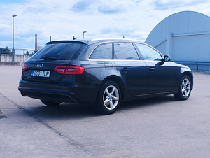 Audi A4 (4 foto / 10)
