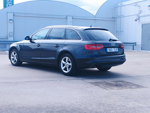 Audi A4 (6 foto / 10)