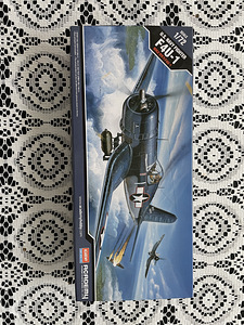 Конструктор самолёта F4U-1 ВМС США 1/72 (1 фото из 2)