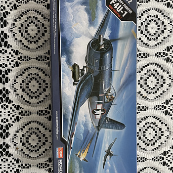 Конструктор самолёта F4U-1 ВМС США 1/72