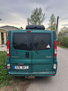Renault Trafic (7 foto / 9)