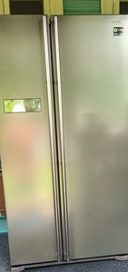 Холодильник Samsung (1 фото из 2)