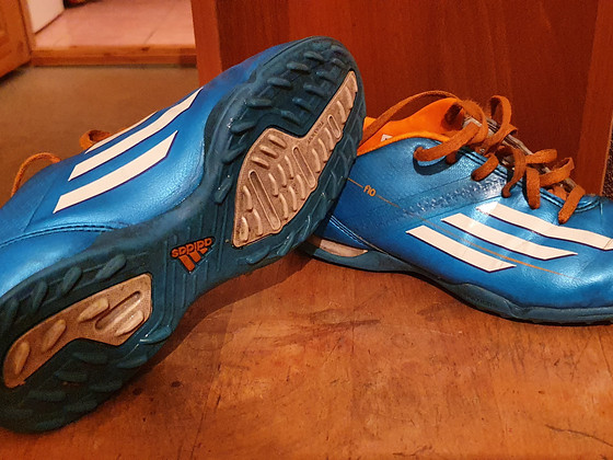 Футбольные бутсы Adidas, размер 34