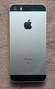 Apple iPhone SE (1-го поколения) (2 фото из 3)