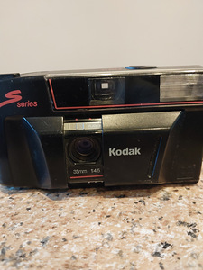 Фотоаппарат Kodak s100EF из серии SSeries с обективом 35mm (1 фото из 1)