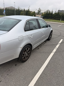 Volkswagen Jetta 2007 (2 foto / 9)