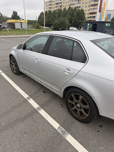 Volkswagen Jetta 2007 (3 foto / 9)