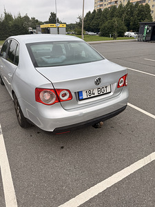 Volkswagen Jetta 2007 (4 foto / 9)