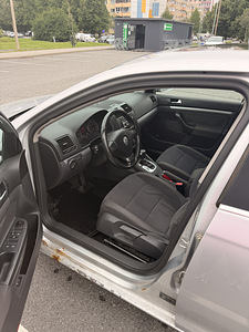 Volkswagen Jetta 2007 (8 foto / 9)