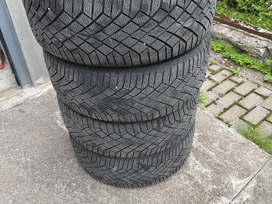 Continental VikingContact 225/55R17