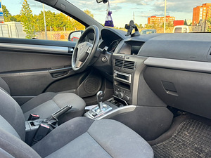 Opel Astra GTC (3 фото из 5)
