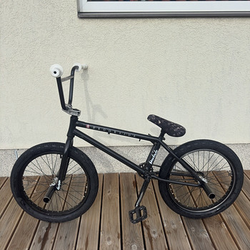 Division Brookside BMX — мало использовался, новые детали