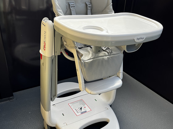 Детский стул для кормления Peg Perego Tatamia Follow me