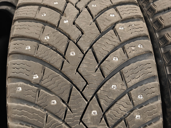 Naastrehvid Pirelli Ice Zero2