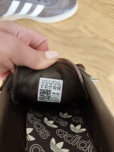 Кроссовки Adidas (5 фото из 5)