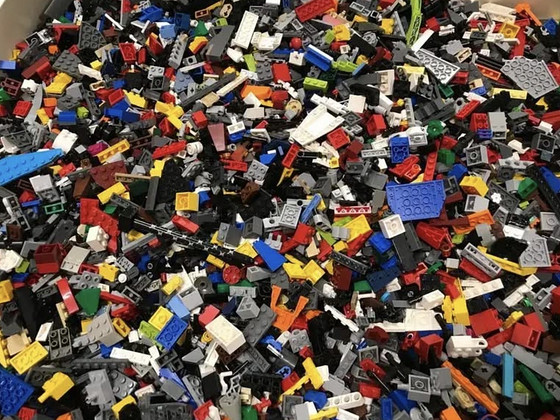 Покупаем LEGO кубики в больших количествах!