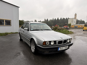BMW 525TDS (2 фото из 5)