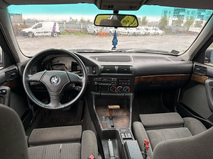 BMW 525TDS (5 фото из 5)