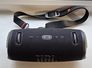 JBL (2 фото из 2)
